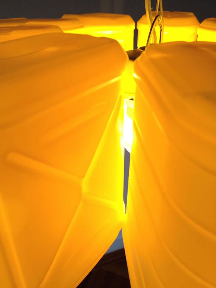 Container upcycled into CHOCODAISY lampshade by Gilbert de Rooij