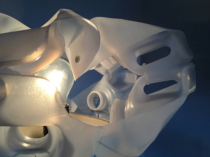 MilkShell lampshade by Gilbert de Rooij